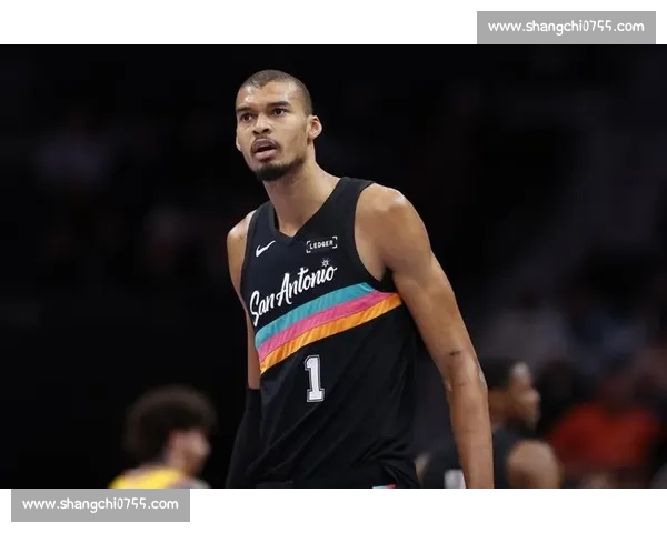 NBA雷霆巅峰对决赛季焦点大战全面解析胜负走势与战术博弈前瞻 NBA雷霆巅峰对决赛季焦点大战全面解析胜负走势与战术博弈前瞻